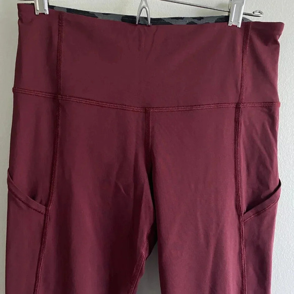 LULULEMON Purple Cropped Mid-Rise Leggings With Pockets  Size 6 - Picture 3 of 16